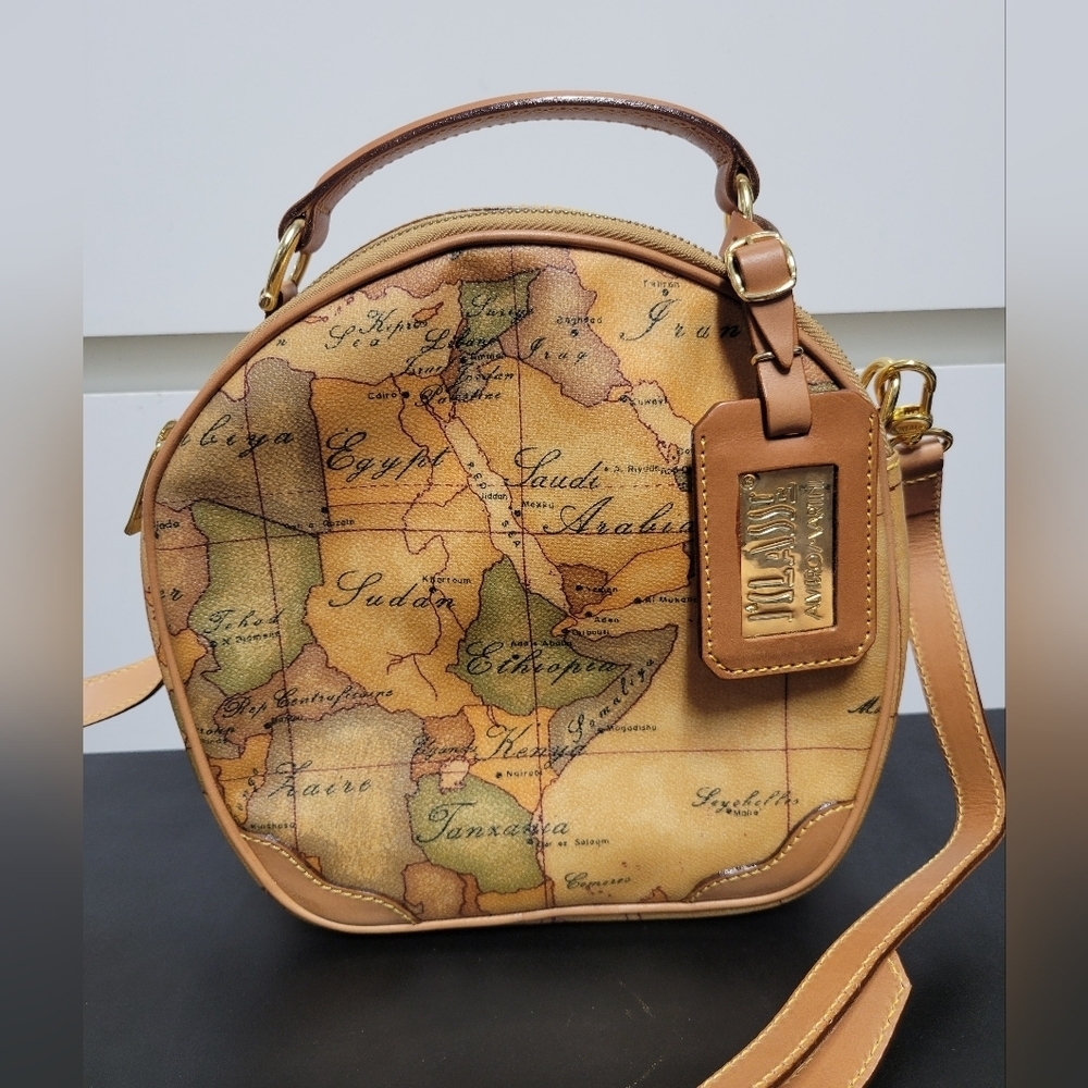 Alviero Martini Tan Map Print Prima Classe